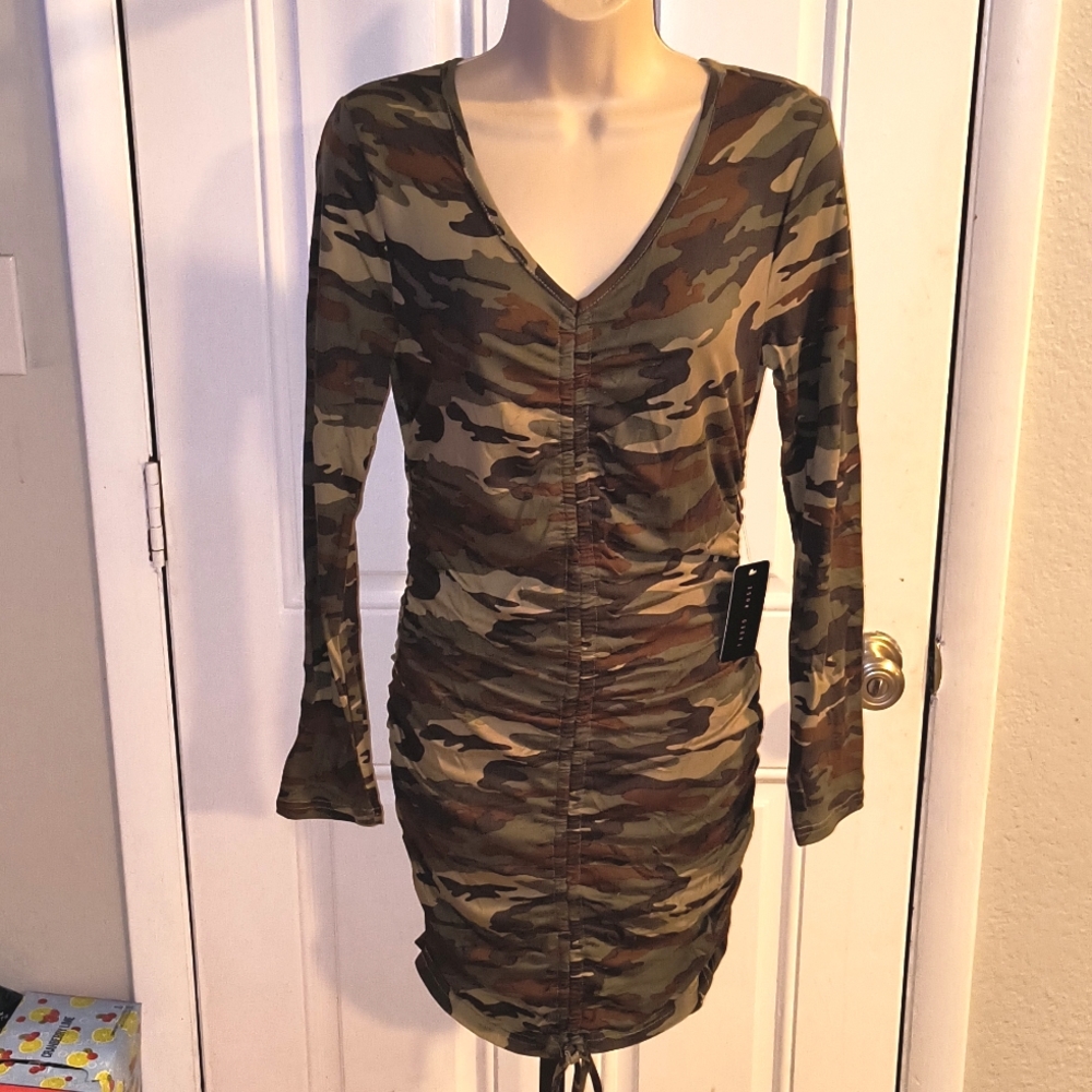 FADED ROSE Stretchy Rouched L/S Bodycon Dress SIZE LG NWT